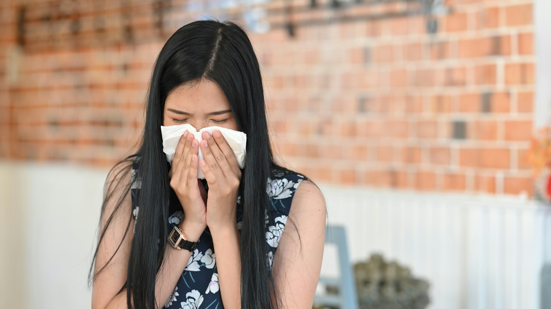 woman with allergies